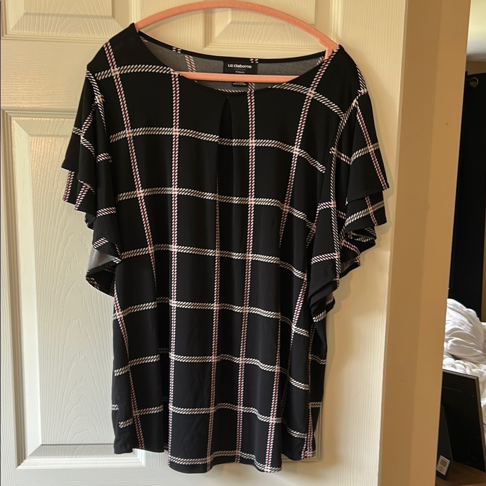 Liz Claiborne Black and White Flutter Sleeve Blouse